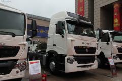 中國重汽 HOWO-T7H重卡 430馬力 6X4 牽引車（ZZ4257V324HC1B）